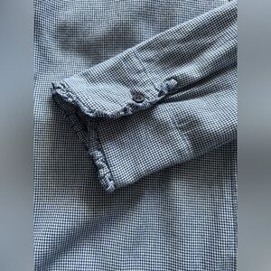 van Laack Germany Navy/White Button-Up Shirt w. Ruffled Edge.
